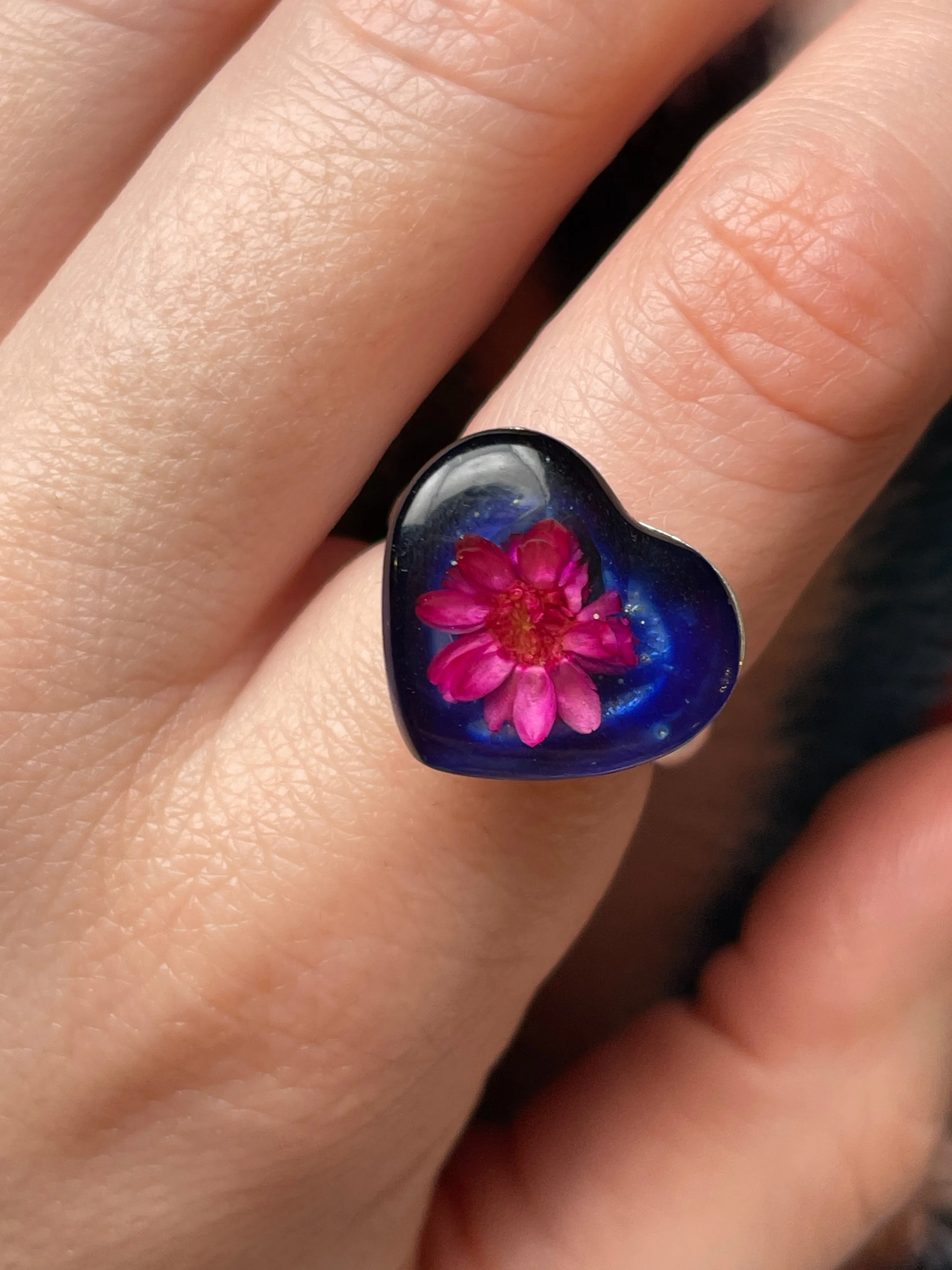 sterling silver flower in resin heart shaped ring *SELECT SIZE*
