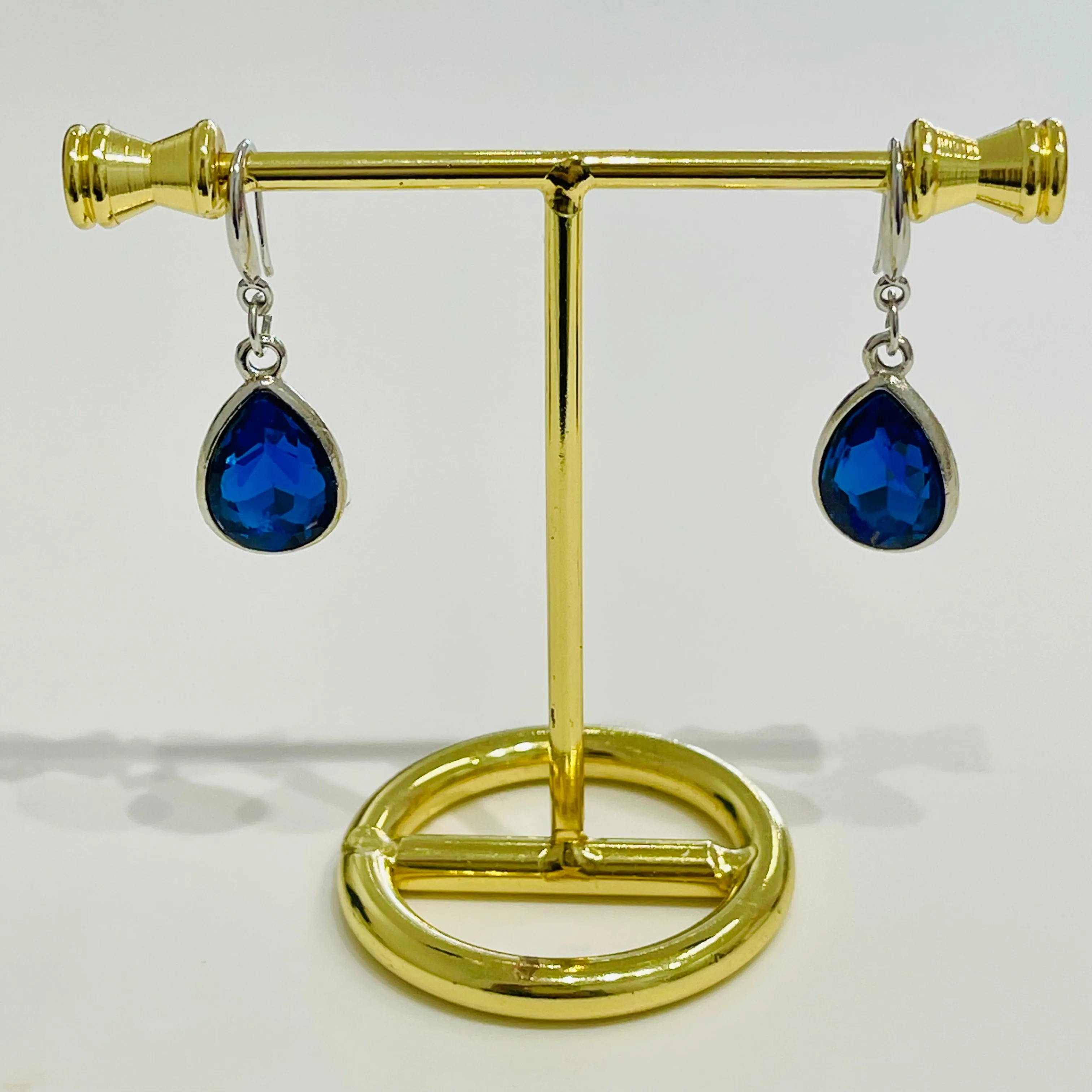 Teardrop crystal silver earrings