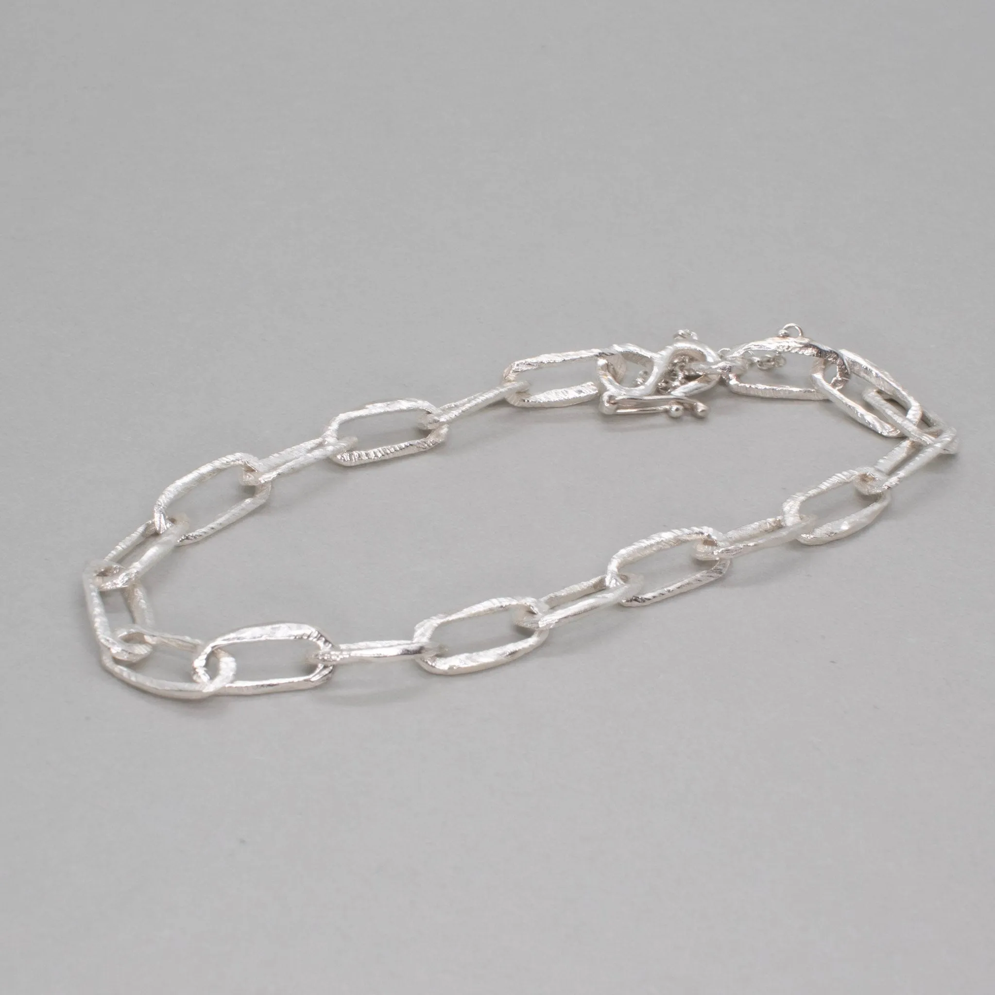 Textured Oval Paperclip Chain Bracelet