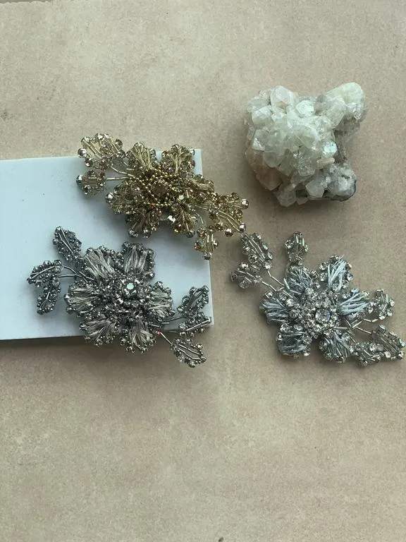 the blossoming bush brooch