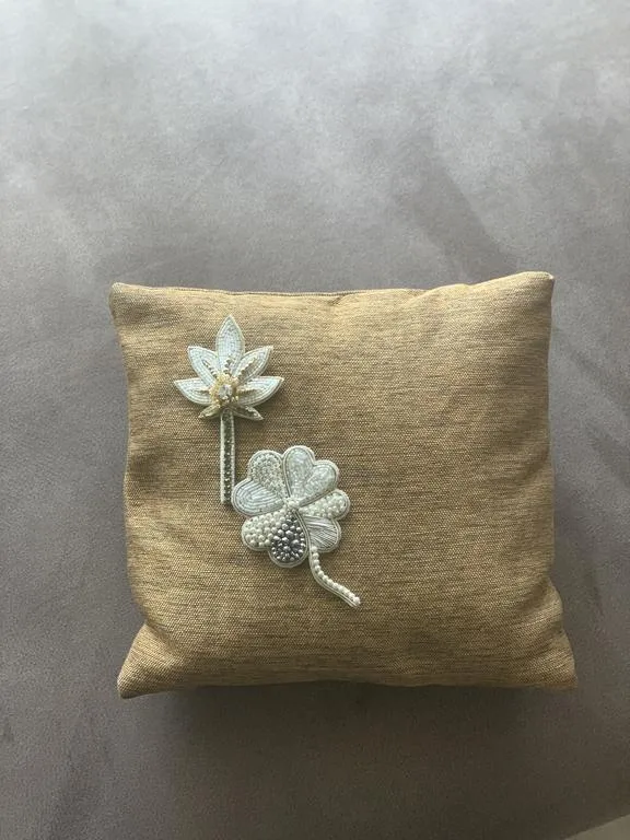 the lone lotus brooch