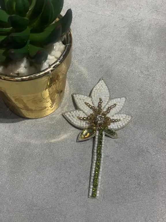 the lone lotus brooch