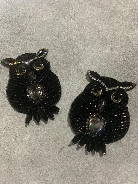 the owl black brooch