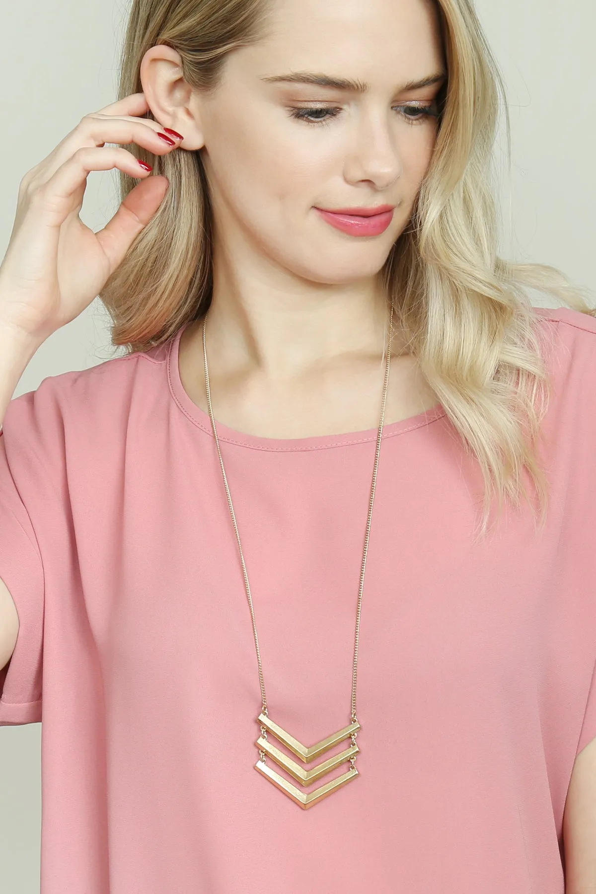 THREE LINE CHAINED CHEVRON NECKLACE