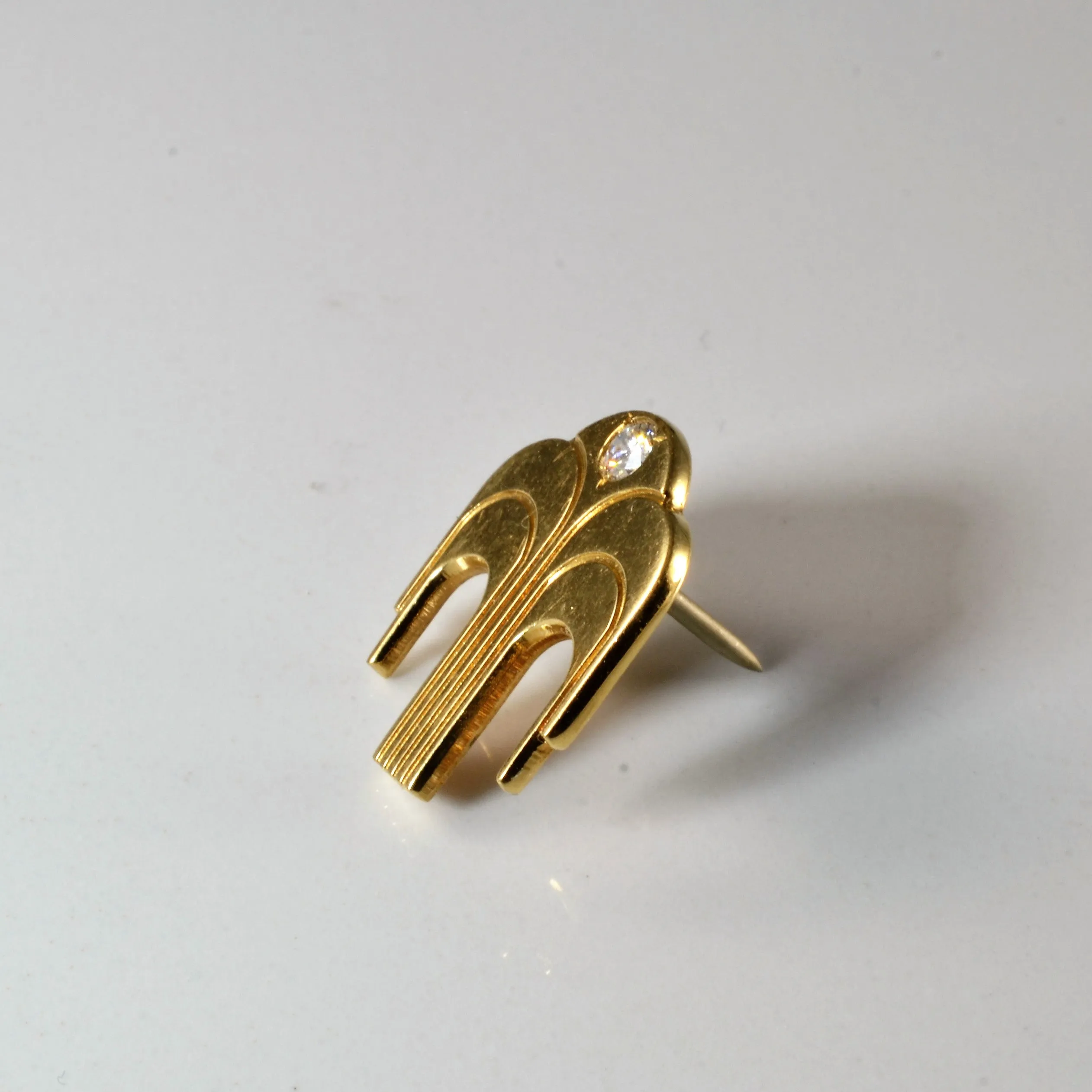 Vintage Flush Set Solitaire Diamond Gold Pin | 0.12ct |