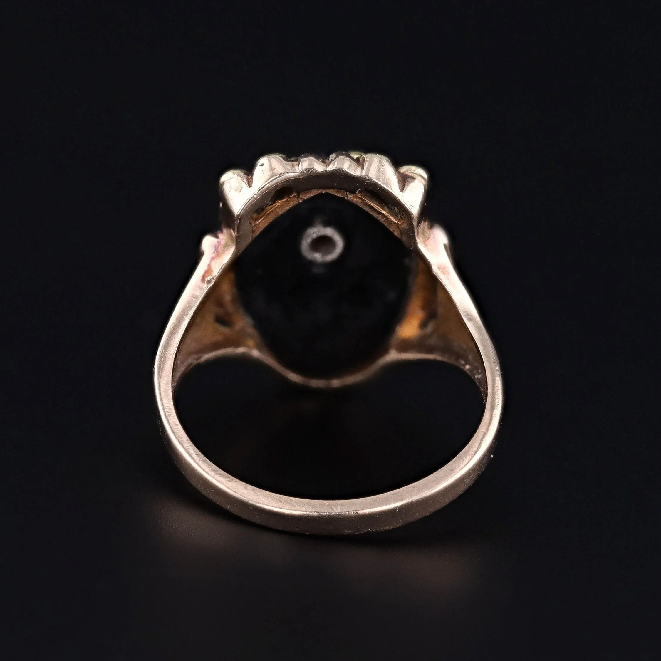 Vintage Onyx and Enamel Daisy Ring of 10k Gold