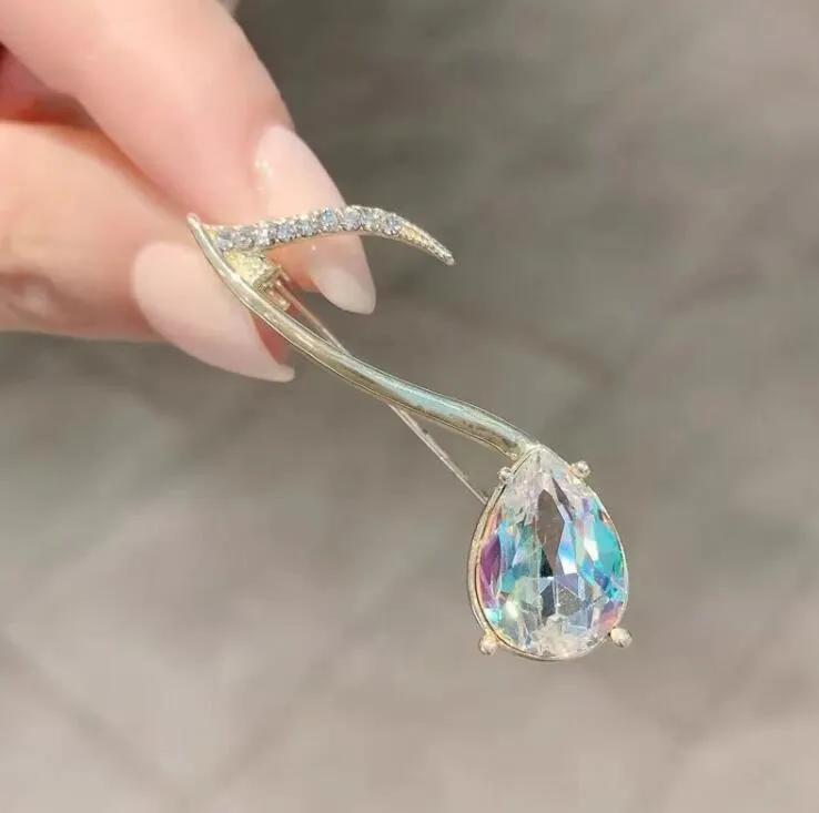 XSB145 - Crystal Musical Note Saree Brooch